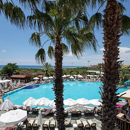 Alba Semesteranläggning (resort) Side